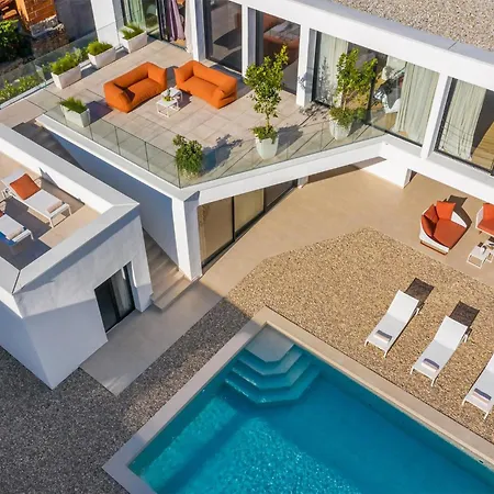Aron Holiday home