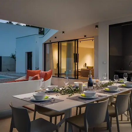 Aron Ferienhaus Pakoštane