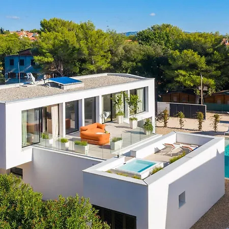 Aron Holiday home