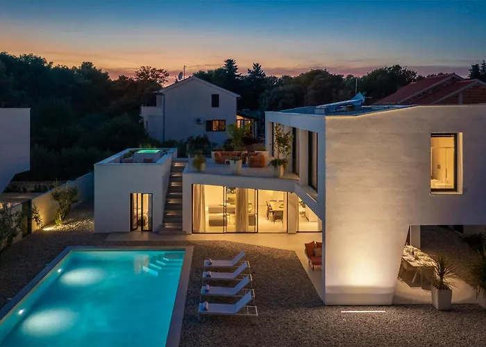 Aron * פאקוסטאן